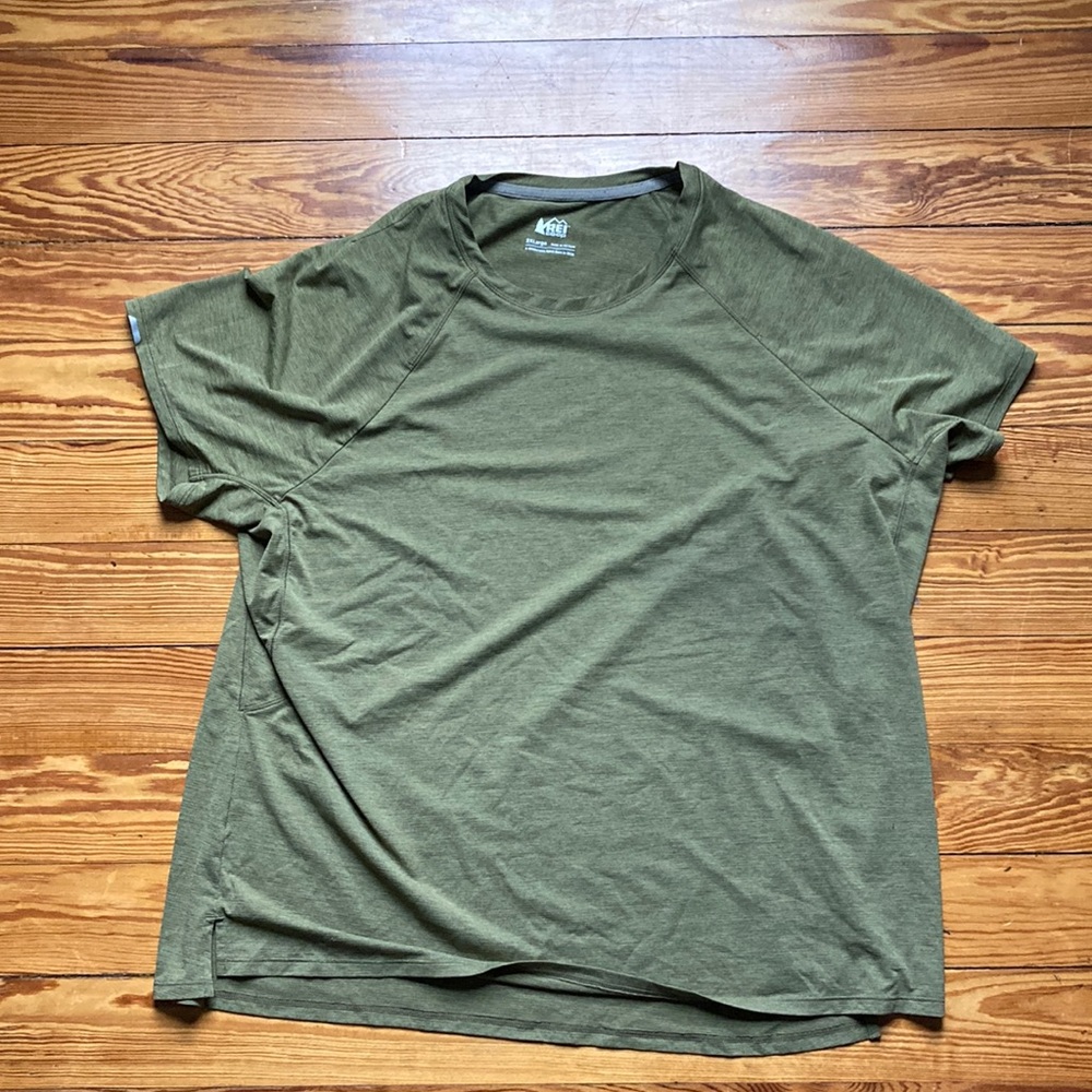 REI women’s xxl tshirt